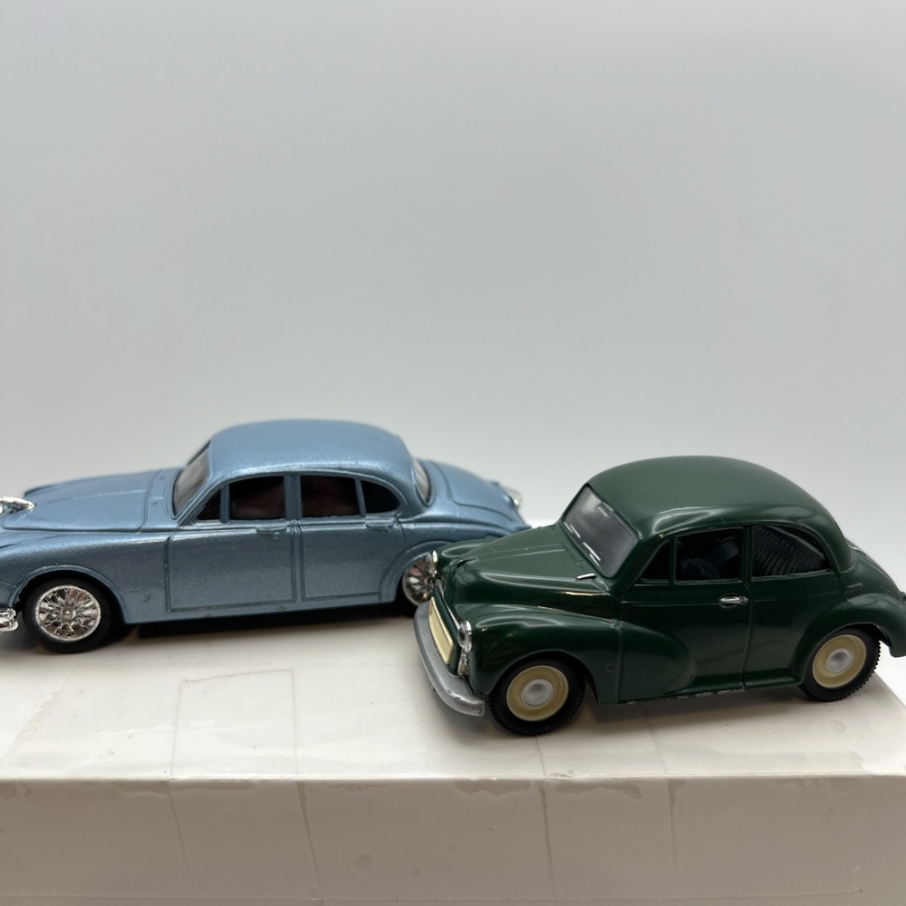 VTG.Corgi Diecast Car Lot Jaguar Mk II Made in Great Britain & Morris Minor 1/43